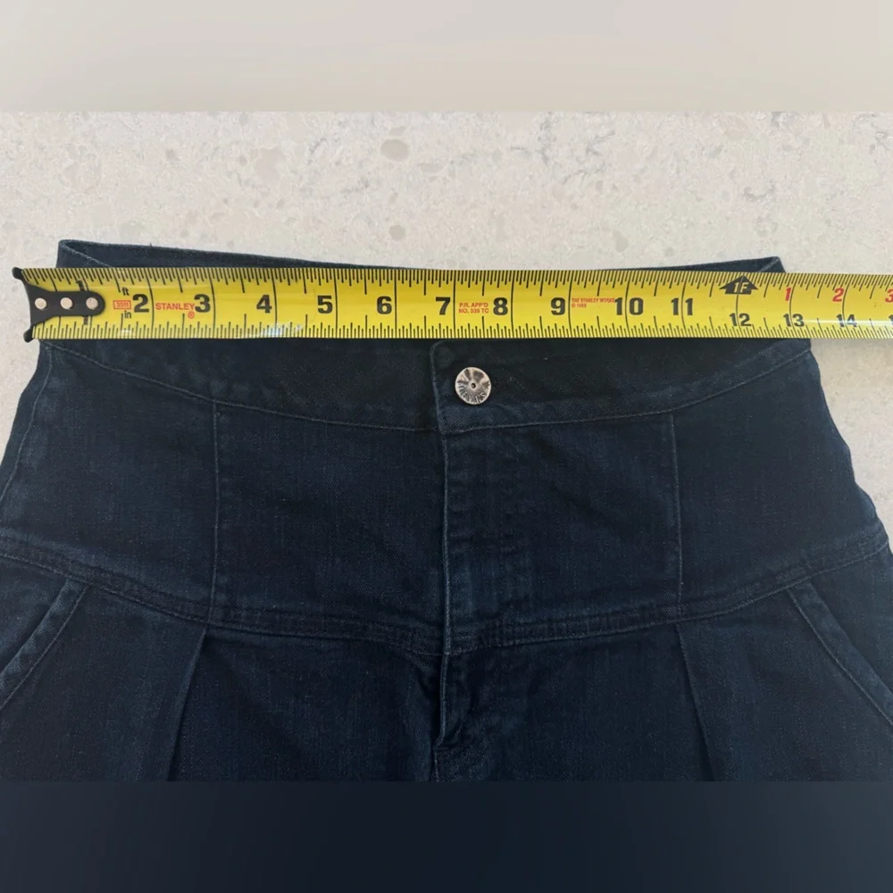 Classic Levi’s Dark Blue Denim Skirt Small
